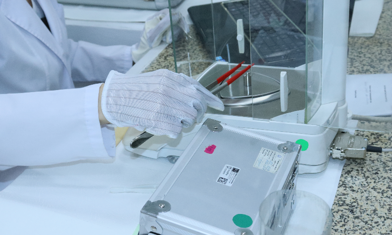 &#55357&#56524 Стандарт, хэмжил зүйн газрын Хэмжил зүйн бодлогын газрын Хэмжил зүйн хүрээлэнгээс Массын хэмжлийн төрлөөр шалгалт тохируулгын үйл ажиллагаа эрхэлдэг лабораториудын дунд эталон туухай болон электрон жингээр шалгалт тохируулгын ажилтны ур чадварыг үнэлэх, хэмжлийн үр дүнгийн үнэн бодит байдлыг хангах, харьцуулах, чанар хангалтыг сайжруулах зорилгоор “Үндэсний лаборатори хоорондын харьцуулалт-2025 (MASM.M.M-03”)-ыг зохион байгууллаа. 