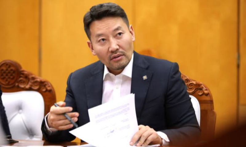 Шадар сайд Х.Ганхуяг Стандарт, хэмжил зүйн газрын удирдлагуудтай уулзаж, салбарын бодлого, үйл ажиллагаа болон хуулийн төслийн явцтай танилцлаа.