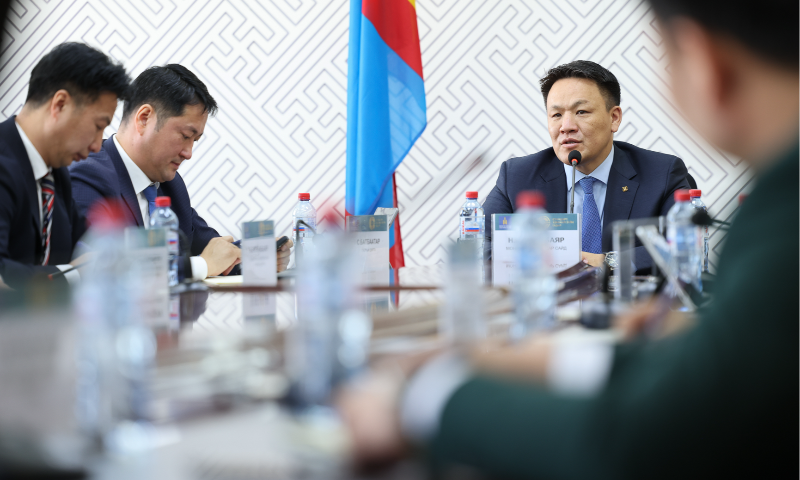 Монгол Улсын Шадар сайд Н.Номтойбаяр өнөөдөр Стандарт, хэмжил зүйн газрын үйл ажиллагаа, салбарын бодлого болон холбогдох хуулийн төслийн явцтай танилцаж, санал солилцлоо. 