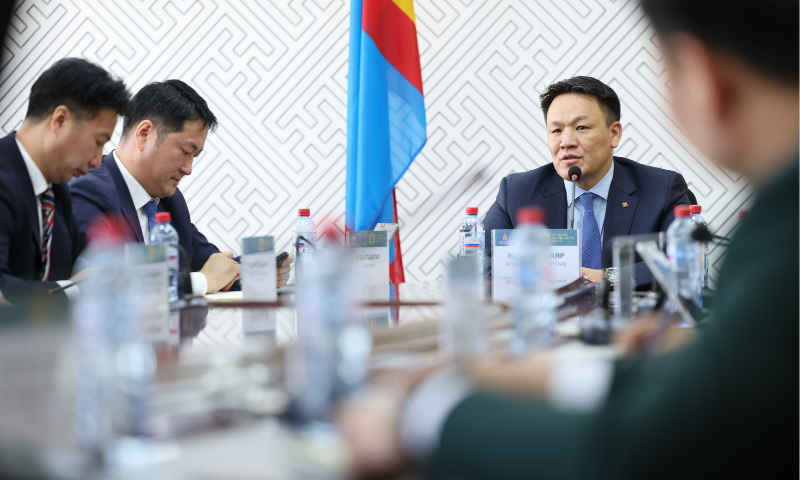 Шадар сайд Н.Номтойбаяр: "Стандартчилал, хэмжил зүйн салбарт хууль эрх зүйн шинэчлэл хийж, стандартын хэрэгжилт, хяналтыг сайжруулах шаардлагатай. Ялангуяа стандарт зөрчсөн бүтээгдэхүүн, үйлчилгээ, бүтээн байгуулалтад хариуцлага тооцож, учирсан хохирлыг барагдуулах эрх зүйн орчныг бүрдүүлэх нь чухал гэж үзэж байна". 